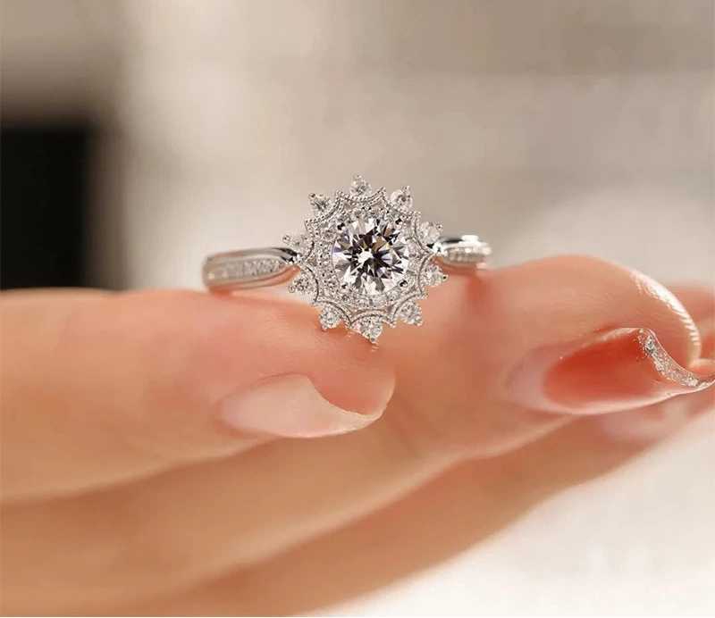 Elizabeth Taylor 5mm Moissanite Ring