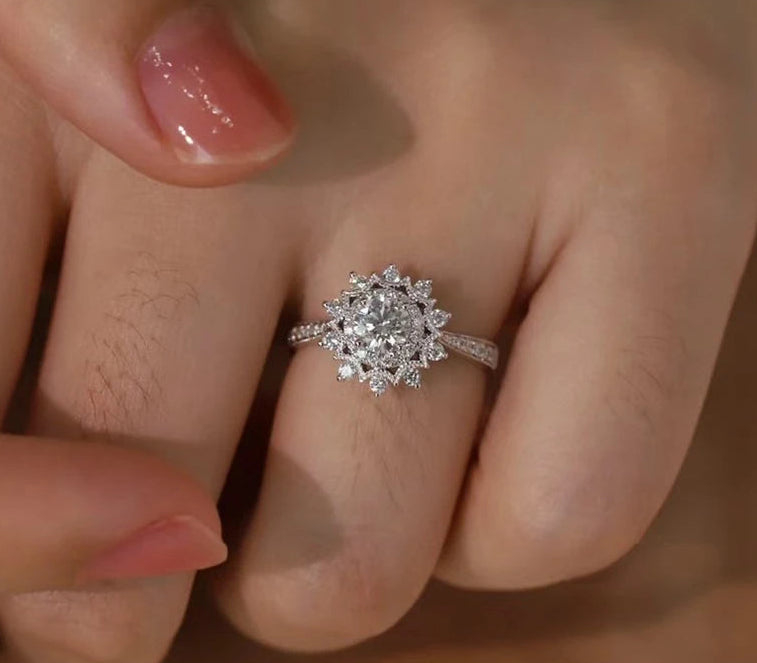 Elizabeth Taylor 5mm Moissanite Ring